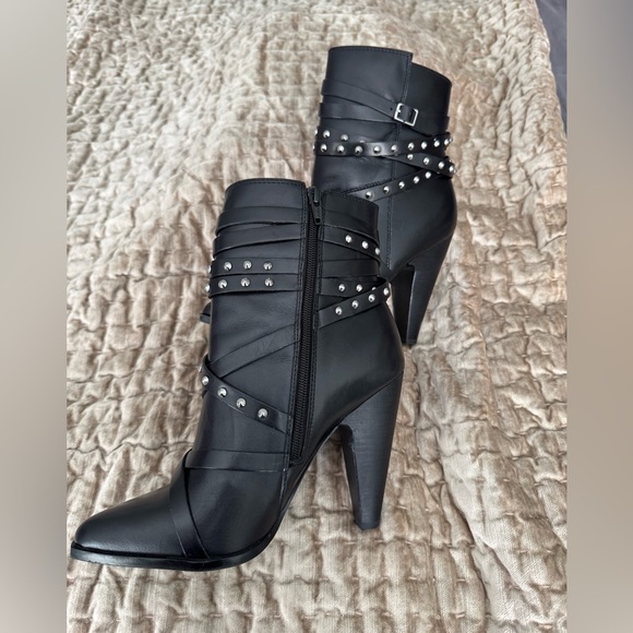 Aldo “Kedaella” Black Leather Studded Strappy Boots Size 8.5 - Picture 2 of 8